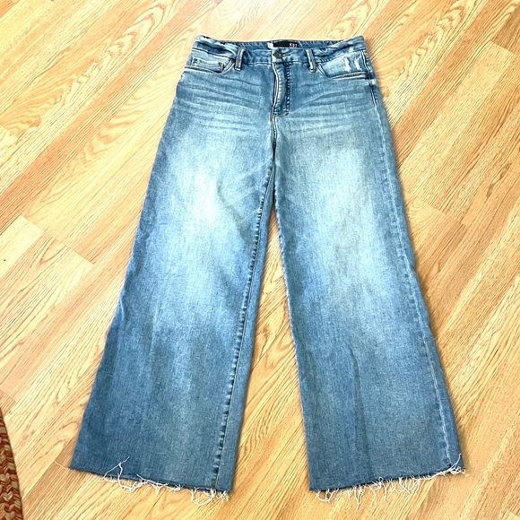 KUT from the Kloth “Meg” Fab Ab,High-Rise Jeans, Light Wash,wide,Raw Hem,Size 8L - Picture 5 of 10